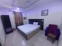 De - Calmcity Guest House فنادق في 