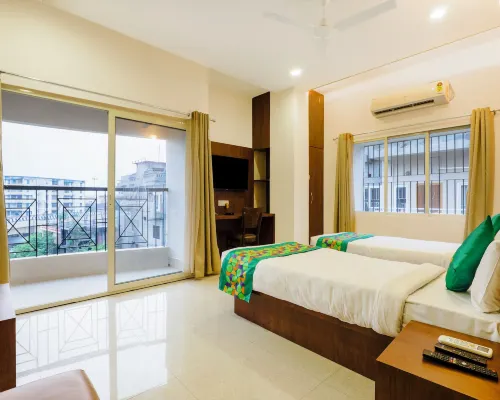 Treebo Urban Oasis Inn, Sixmile Hotels in Guwahati