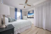 Seaside Haven Stylish Condo 3 Pools New Rental Hotels in Crescent Beach