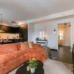 Huswell - Cozy Apartment a Stone's Throw from the Beach