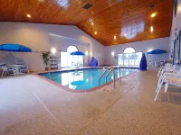 Country Inn & Suites by Radisson, Freeport, IL - مسبح