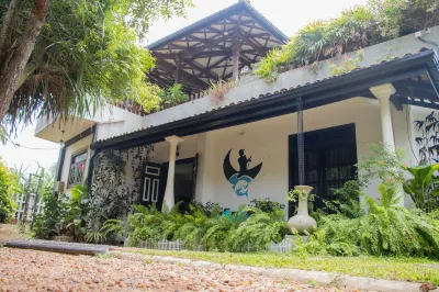 위스퍼링 오션 Chiththa Meditation Temple Dolewatta 주변 호텔