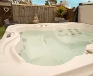 Nualas Lodge Private Hot Tub Escape Hotels in Shipton Thorpe