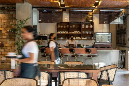 Hotel Dumaguete Отели рядом с достопримечательностью «Белл Черч»