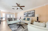 Sarasota 3Br | Pet-Friendly, Fenced Yard