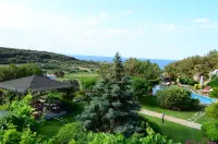 Ada Bacchus Hotel - Bjergudsigt