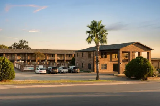 ซุปเปอร์ 8 บายวินด์แฮม ยูนิเวอร์แซลซิตี้