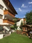 Garni Raetia Hotels near Verbindung Pralongià - Pralongià 2 V1