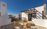 Camelot ​Holiday Homes by LIVVO Hotels near Playa de Papagayo