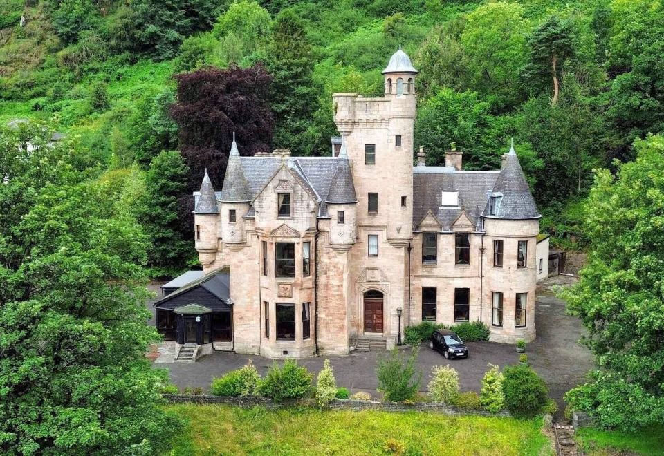 Broomhall Castle Hotel - Housity