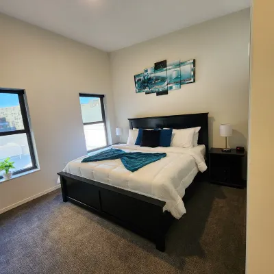 Downtown Grand Penthouse Living