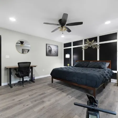 Sleeps 30! Themed Home w/ Pool, Hot Tub, Pond, Pickleball, Putt Putt, Arcades Hotels in Fallstown