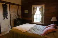 Peaceful setting 10 minutes to New Braunfels, San Marcos or Seguin