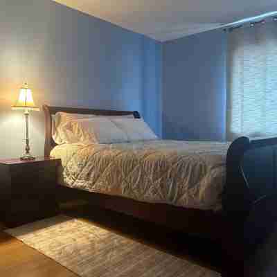 3-bedroom townhome in Eagan MN close to the Mall of America, and MSP Airport. Rooms