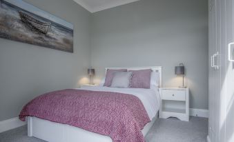 Flint House - 2 Bedroom Apartment - Tenby