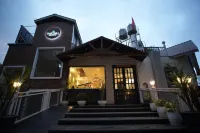 Oakhill Resorts Hotels near Shopping Center Naryal