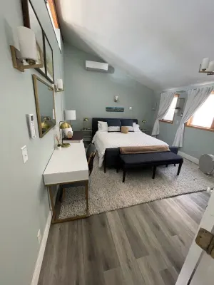 Riverview Respite- Sauna and Hot Tub Oasis Now Open!
