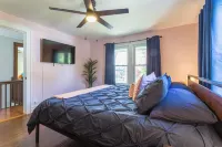 Remodeled 4 Bedroom Home w/3 King Beds! Minutes from Everything. Fast Wi-Fi Hotels near Brown Chapel AME Church