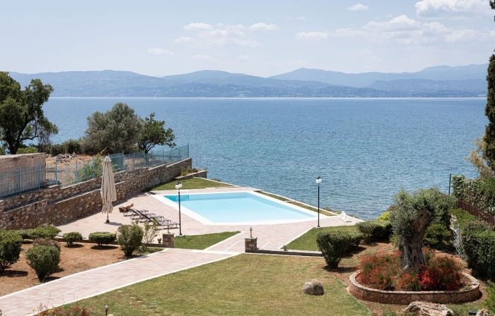 Eretria Luxurious Seafront Villa