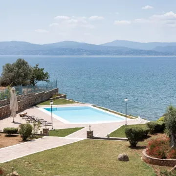 Eretria Luxurious Seafront Villa
