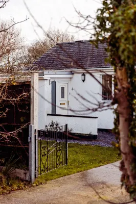 Willow Chalet Near Cartmel & Lake Windermere Hotel dekat Holker Hall and Gardens