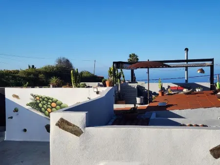 Salvia Bnb, Habitaciones Con Banos Privados Отели в г. Икод