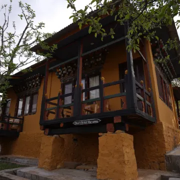 Olathang Cottages