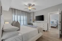 Full Ocean Views, Steps to the Sand, Beach Chairs, Heated Pool/Hot Tub, Sleeps 8 - 4-نجوم