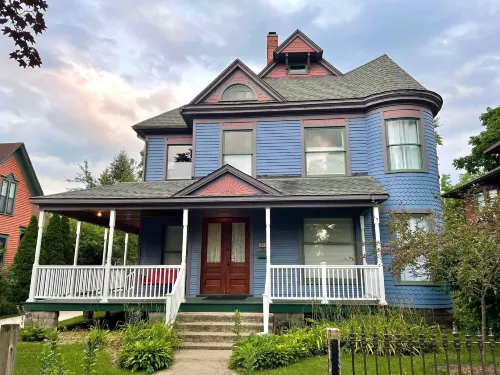 Art and Lodging - homestay