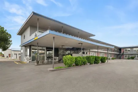 Knights Inn Laura Lodge Pecos Отели в г. Пекос