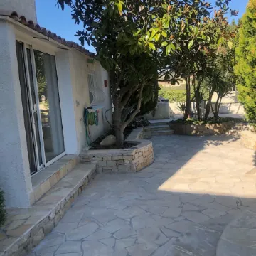 Bougainvillea full center in villa T2 58m2 terrace / garden + private garage