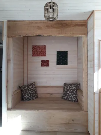 Studio des Pêchers Отели рядом с достопримечательностью «Circus In Track Stey»