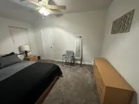 Modern / Spacious Haven in the Heart of Conroe - Entire Home