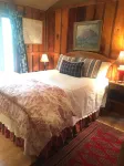 The Hill House, private, quiet, and just 2 blocks to Main Street.