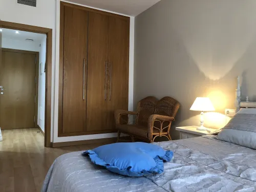 COZY APARTMENT WITH BALCONY WITH SEA VIEWS, 50M FROM THE BEACH + WIFI