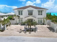 Newly Built Luxury 5- Bedroom Beachfront Villa with Infinity Heated Pool Hotels in 