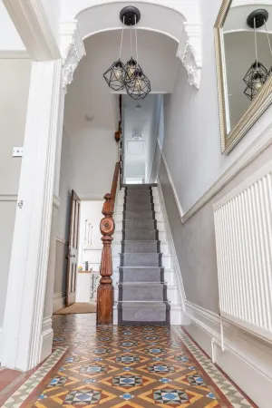 Stroll To The City Centre In From Chic Refurbished Townhouse Отели в г. Риверсайд