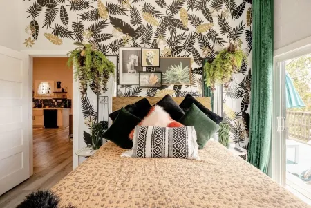 Secluded Lake Travis Retreat on Serene Cove with Pool! Отели в г. Гудзон Бенд