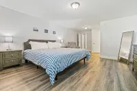 Lovely 1br Condo with indoor outdoor pool walkable to Perkins Cove and town!