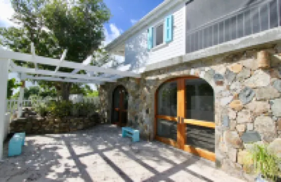 Eco-Luxury Paradise with Amazing Views & Pool