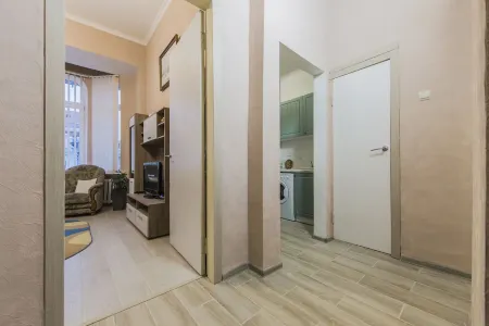Central 1room apart with Olimpic stadium 2min Отели рядом с достопримечательностью «Андреевский спуск»