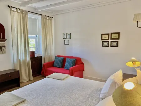 Integrated apartment numa casa do séc. XVI no Historic center of Estremoz.