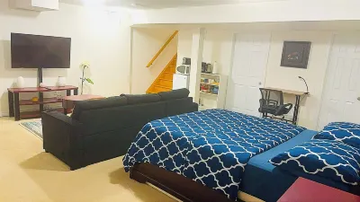 Cozy and private  1-bedroom apartment in a serene Milton neighborhood Hotels near Glen Eden