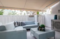 Modern/sleek Apt, 7 mins from Jobos Beach