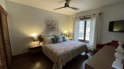 One bedroom condo fully equipped with Fireplace