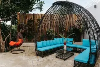 Casa Mirador: Pool, Swim up Bar, Slide in central location!