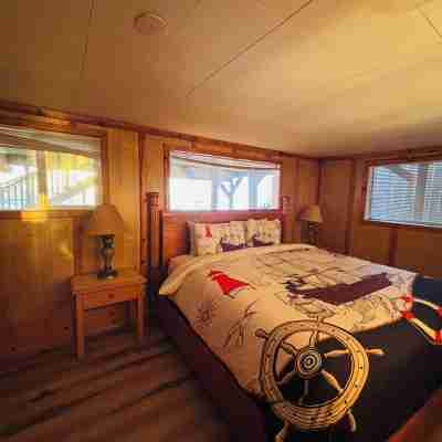 Purple Moon #3 - Beautiful Beachfront home with private access to the beach Rooms