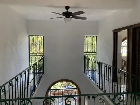 CASAS LAS PAROTAS - 3 BR, 2 Bath home, on hillside overlooking Yelapa Bay