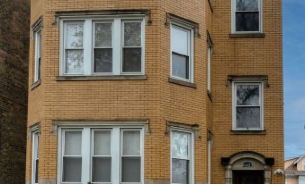 For up to 12 Spacious lovely Chicago style - R 339 206 R5 D 