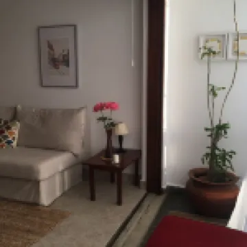 Comfortable, sunny & cozy near the beach and close to Lisbon